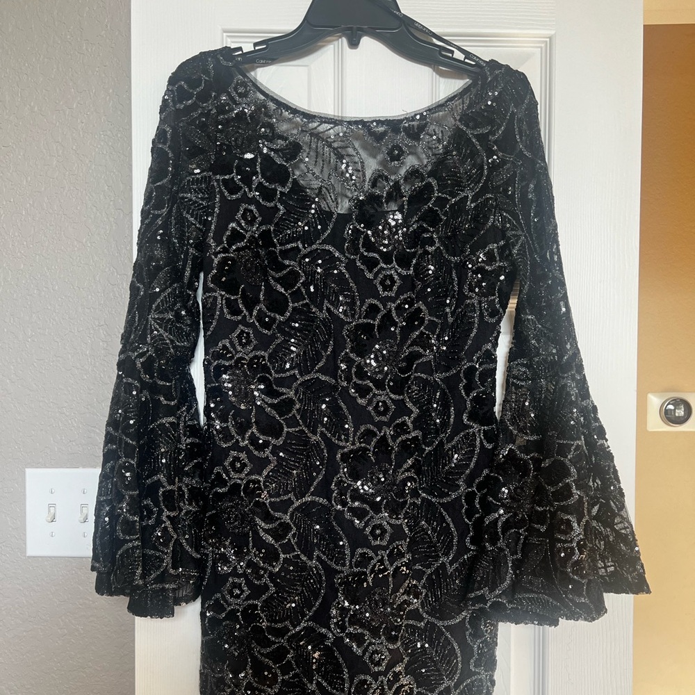Beautiful sequin dress Calvin Klein size 4